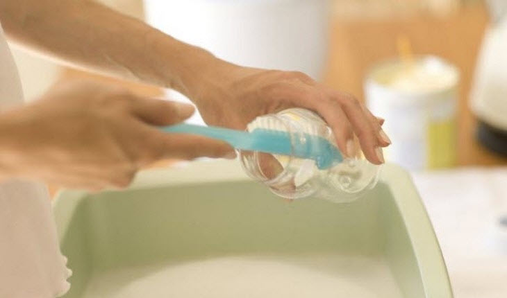 Cara Membersihkan Botol Susu Bayi